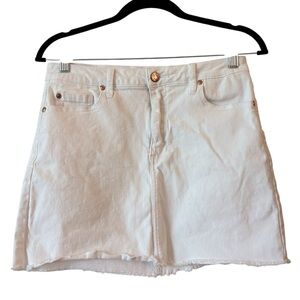 Guess Women's White Denim Mini Skirt Y2K vintage